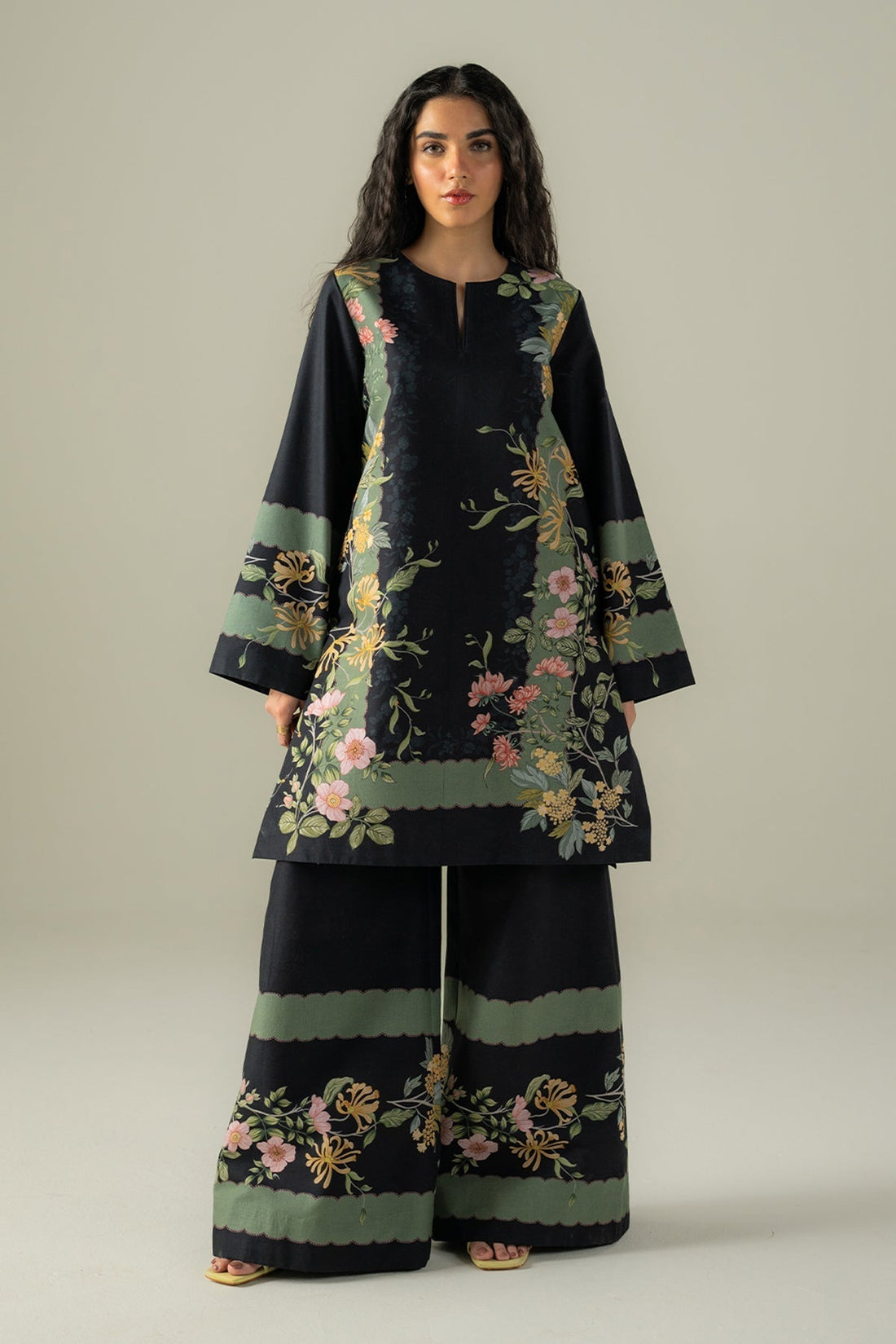 Afrozeh | Coords 25 | Shadowed