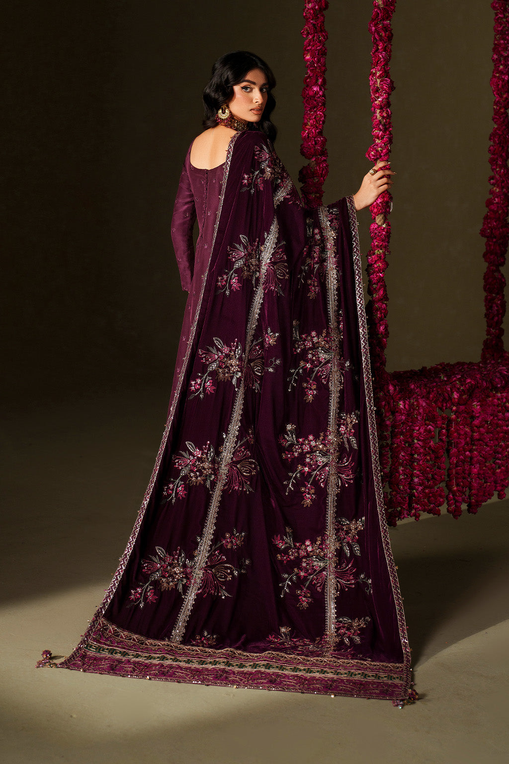 Iznik | Velvet 25 | IV-68 Embroidered Velvet