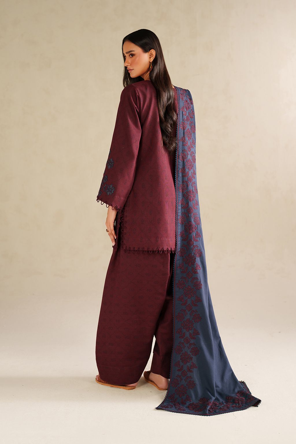 Iznik | Winter Chapter 25 | UE-592 Printed Khaddar