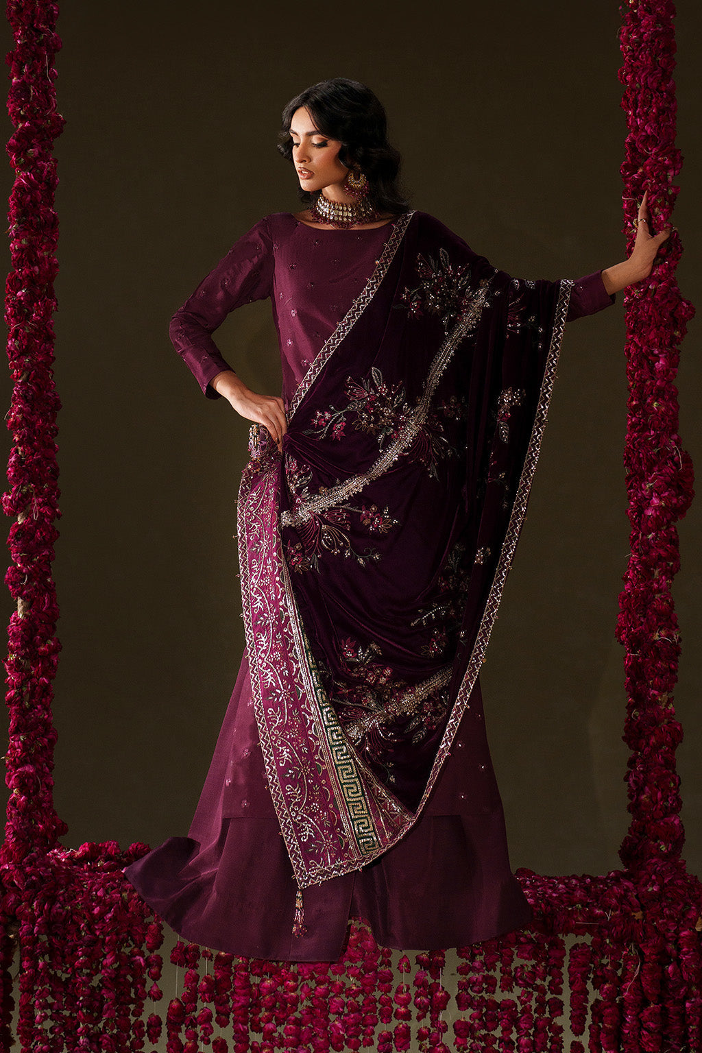 Iznik | Velvet 25 | IV-68 Embroidered Velvet
