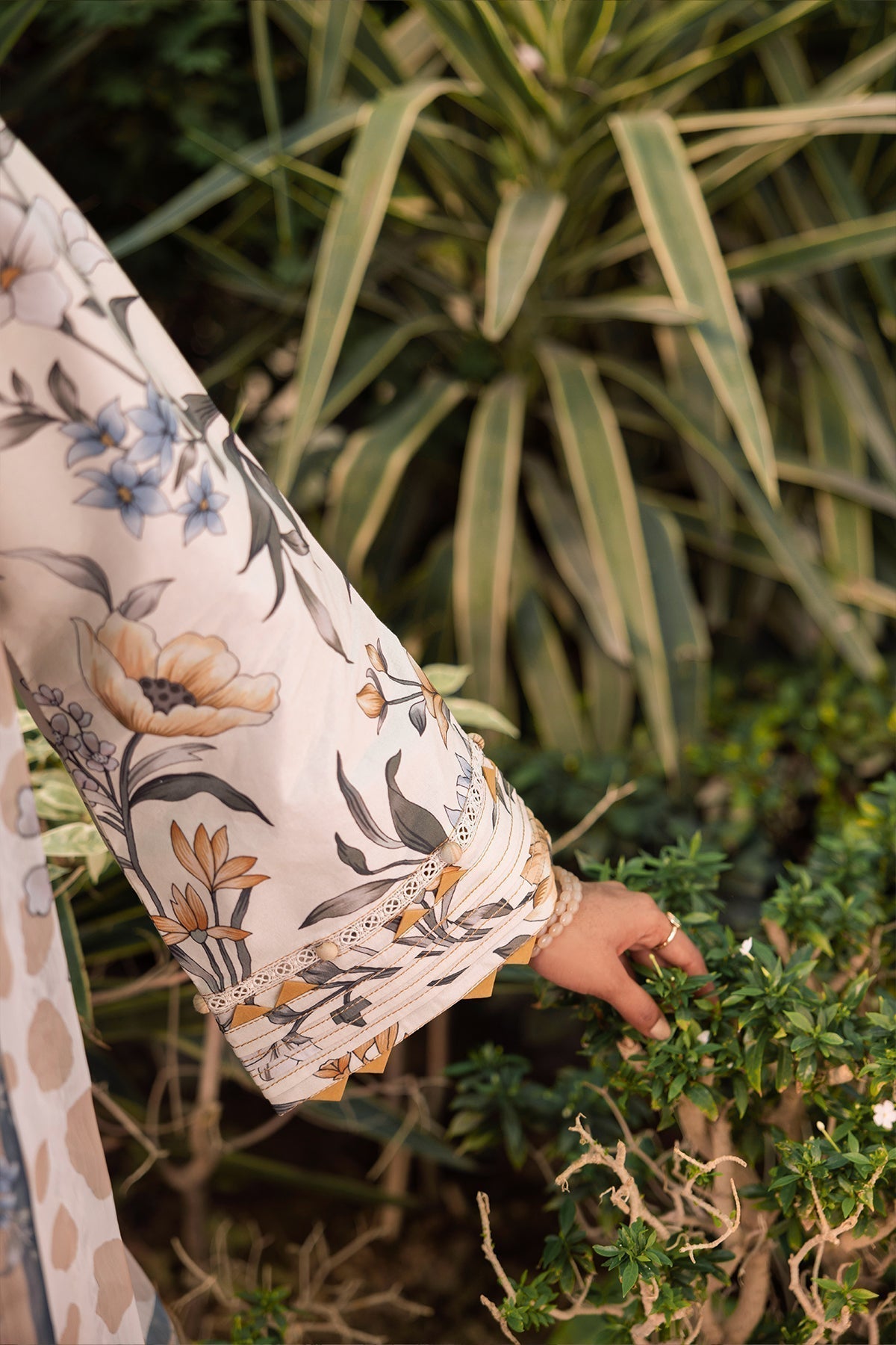 Alizeh | Sheen Lawn Prints 24 | GARDENIA - House Of Anaya