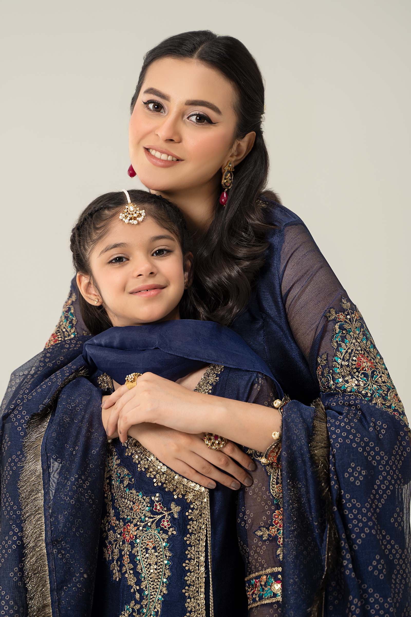 Maria B | 3 Piece Embroidered Paper Cotton Suit | MKD-W24-22 - House Of Zarish