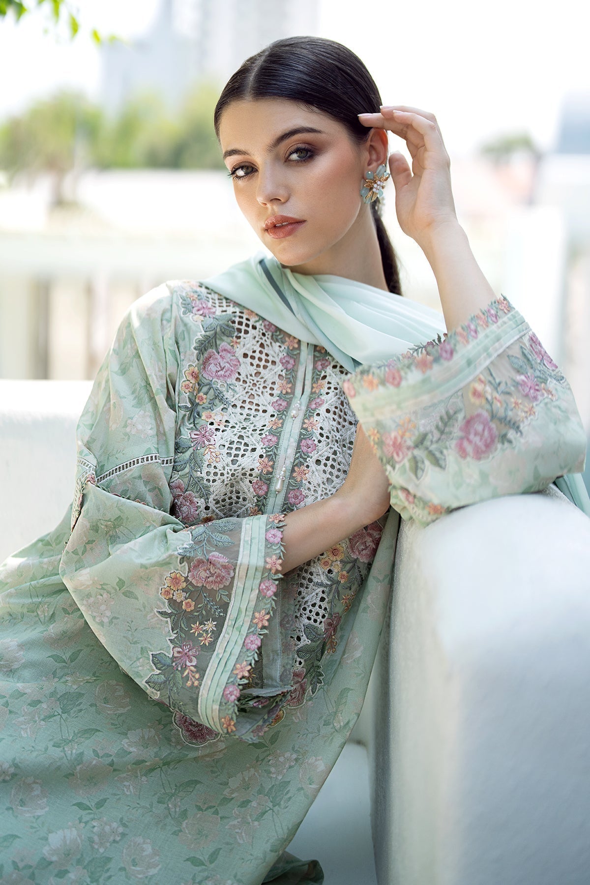 Baroque | Embroidered Lawn | SF-550