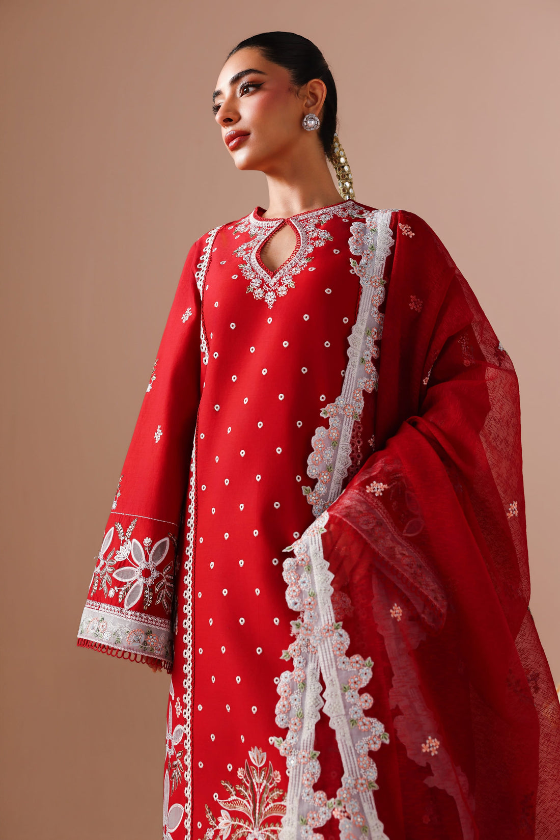 Akbar Aslam | Pret Lawn | Seraya