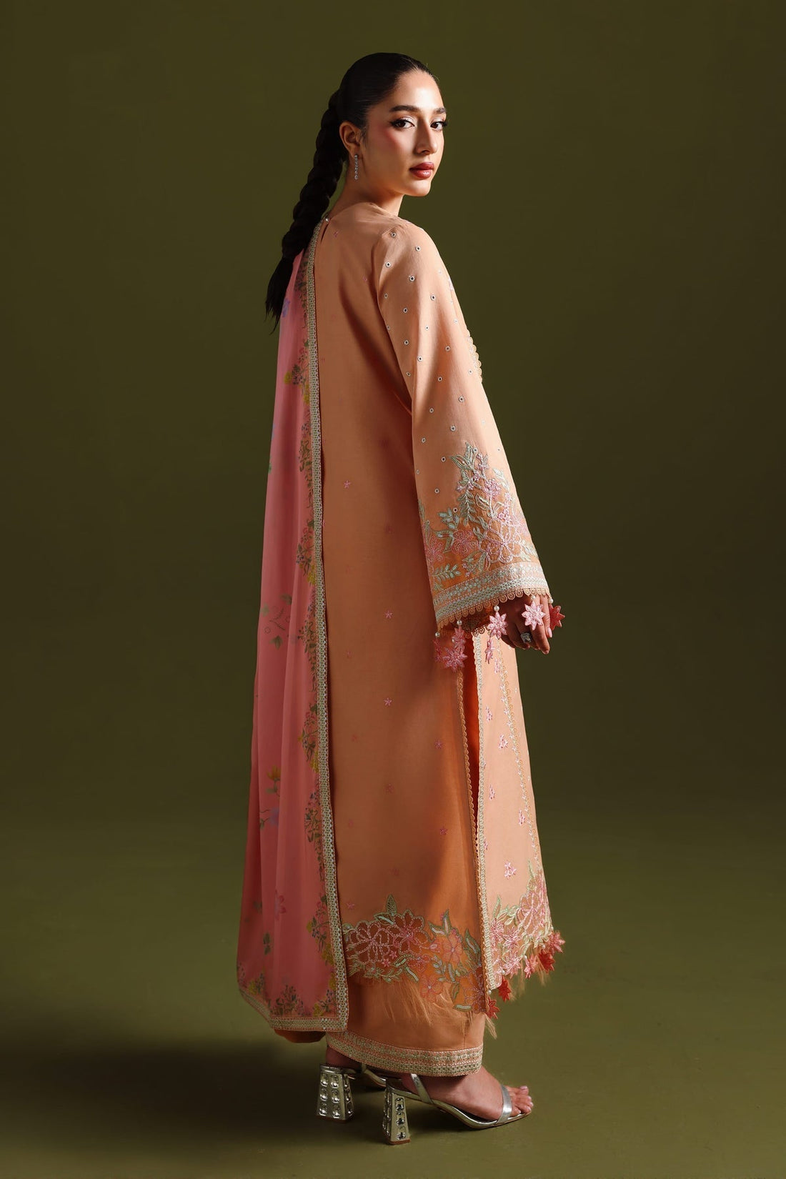 Akbar Aslam | Elan Luxury Lawn 26 | Aaralyn