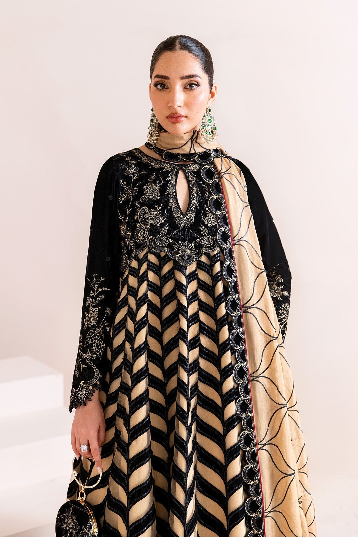 Alizeh | Makhmal Luxury Velvet Edit | Noor Jahan