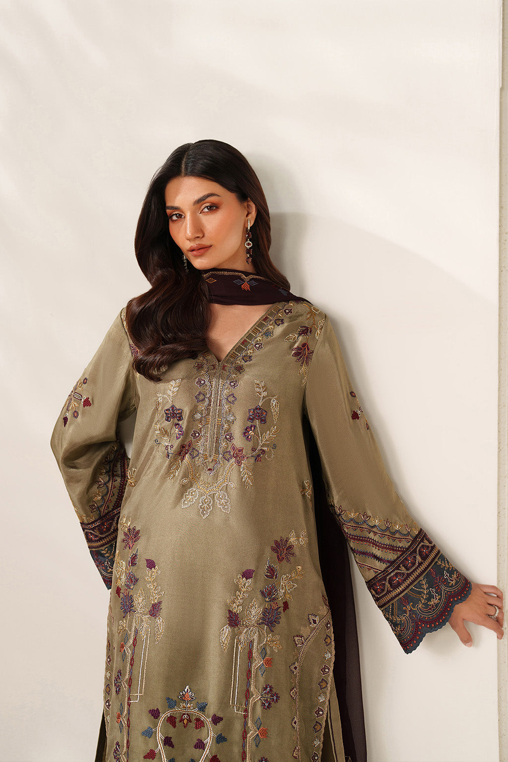 Iznik | Exclusive Formals | UE-614 Embroidered Ramen Silk