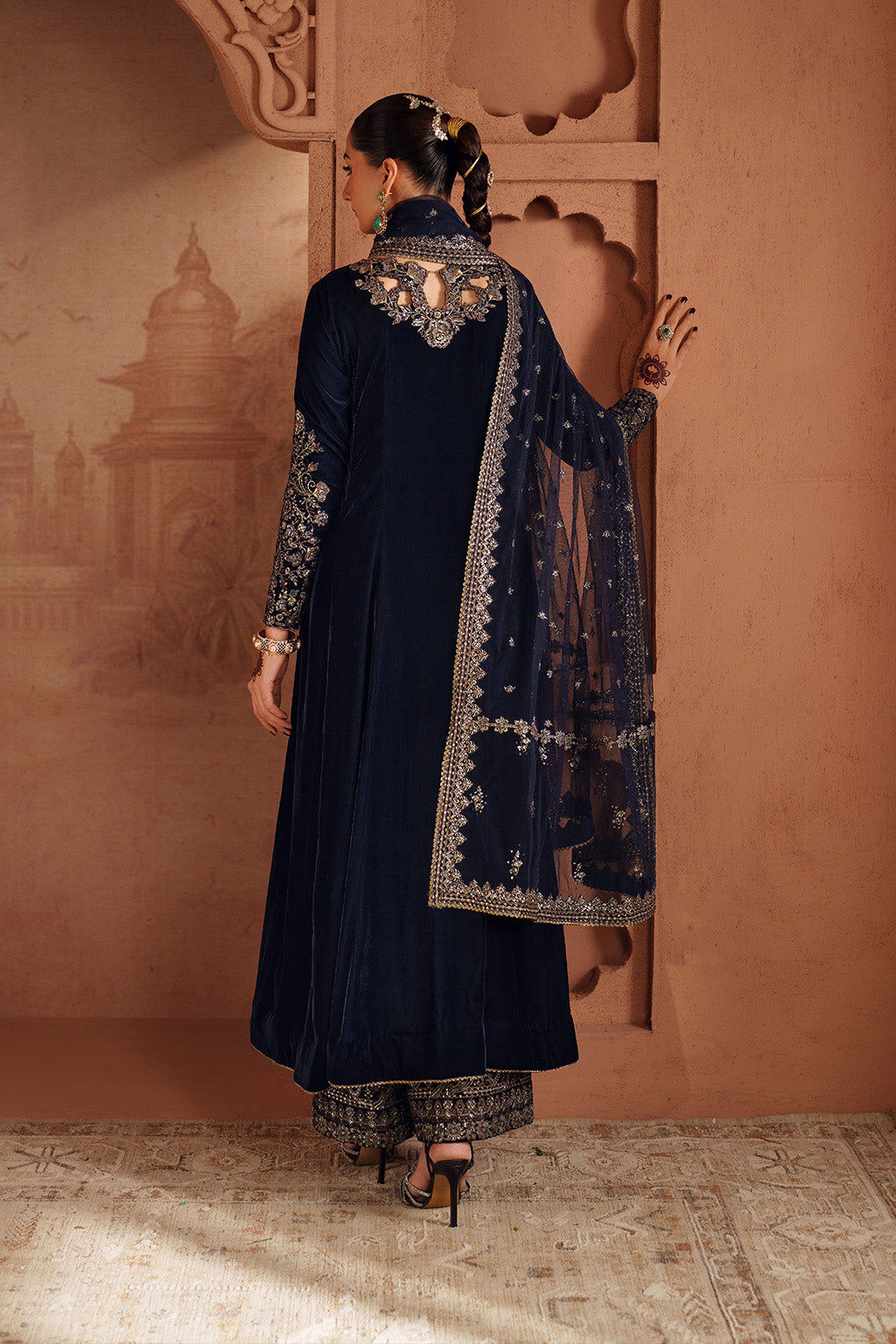 Iznik | Velvet 25 | IV-66 Embroidered Velvet