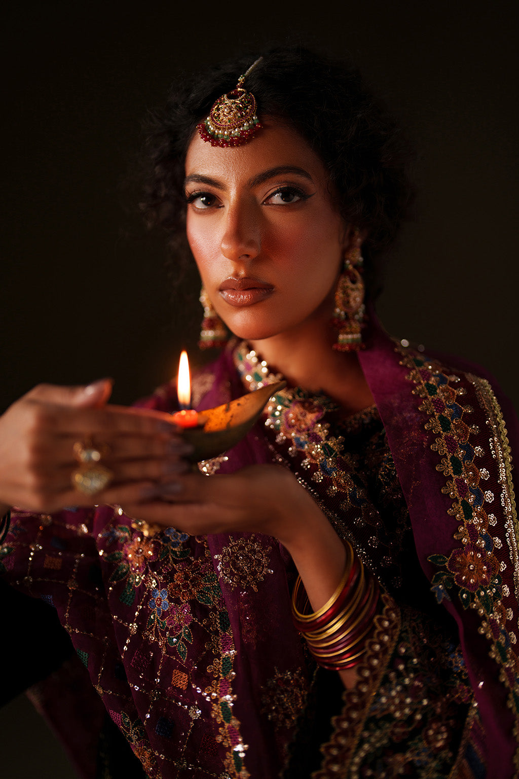 Iznik | Velvet 25 | IV-74 Embroidered Velvet