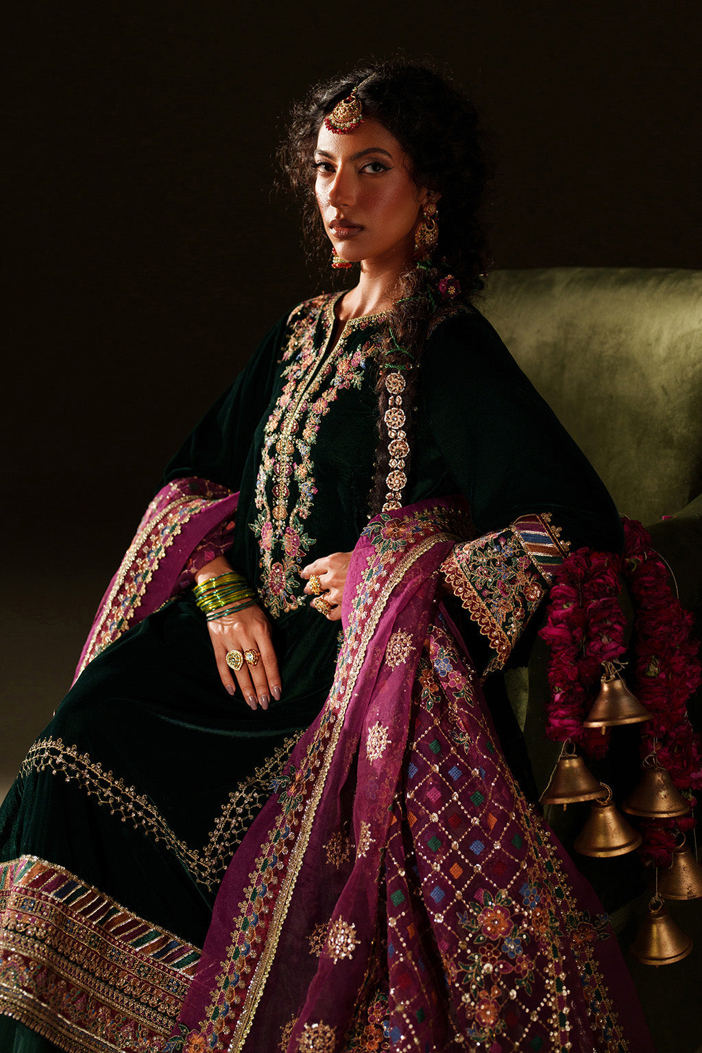 Iznik | Velvet 25 | IV-74 Embroidered Velvet