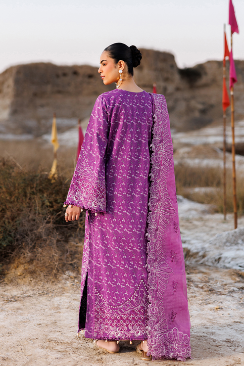 Emaan adeel | Sunlit Groove Luxury Lawn 26 | FLORAL FRENZY