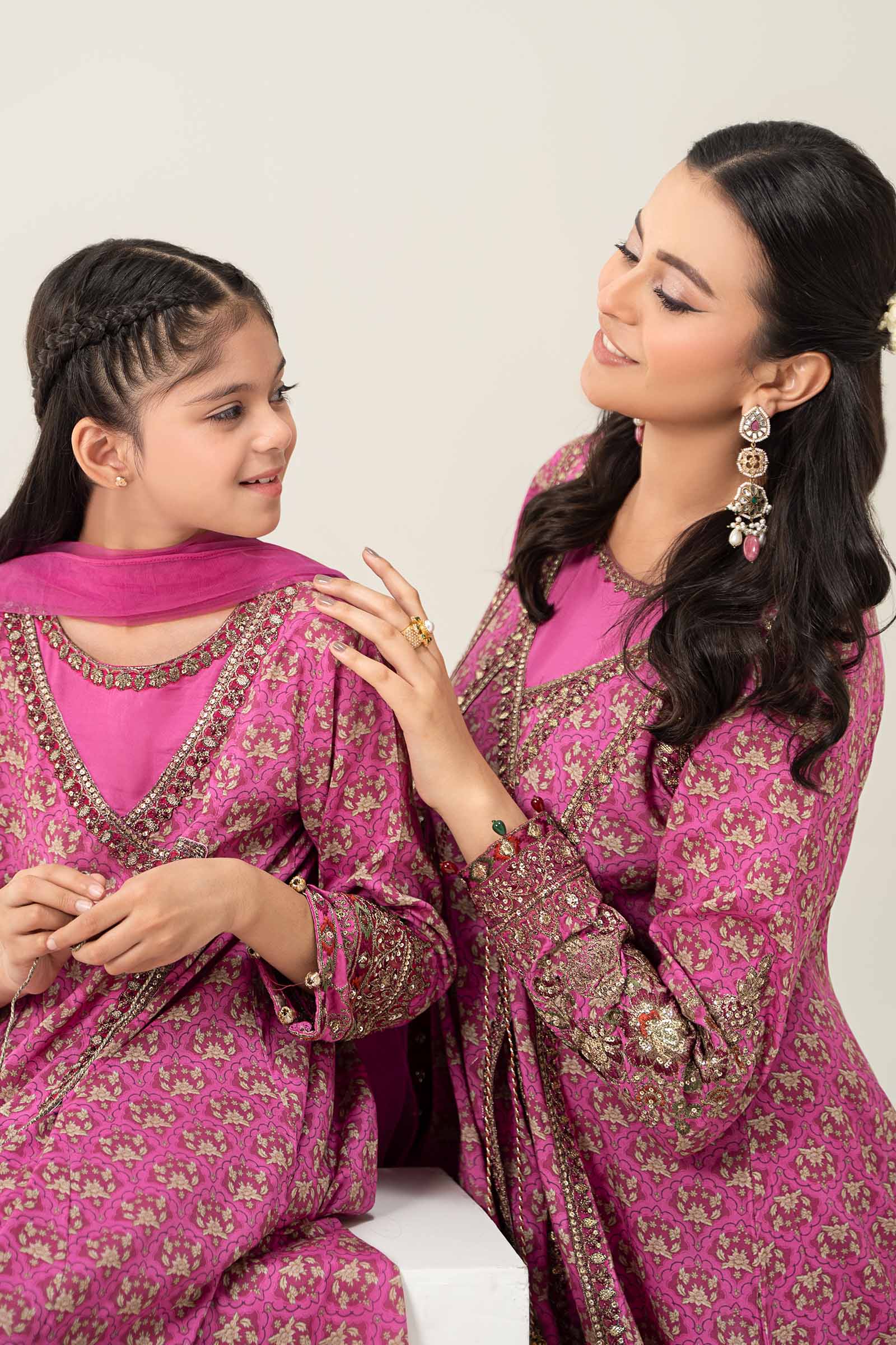 Maria B | 3 Piece Printed Linen Suit | MKD-W24-16 - Libasekhas