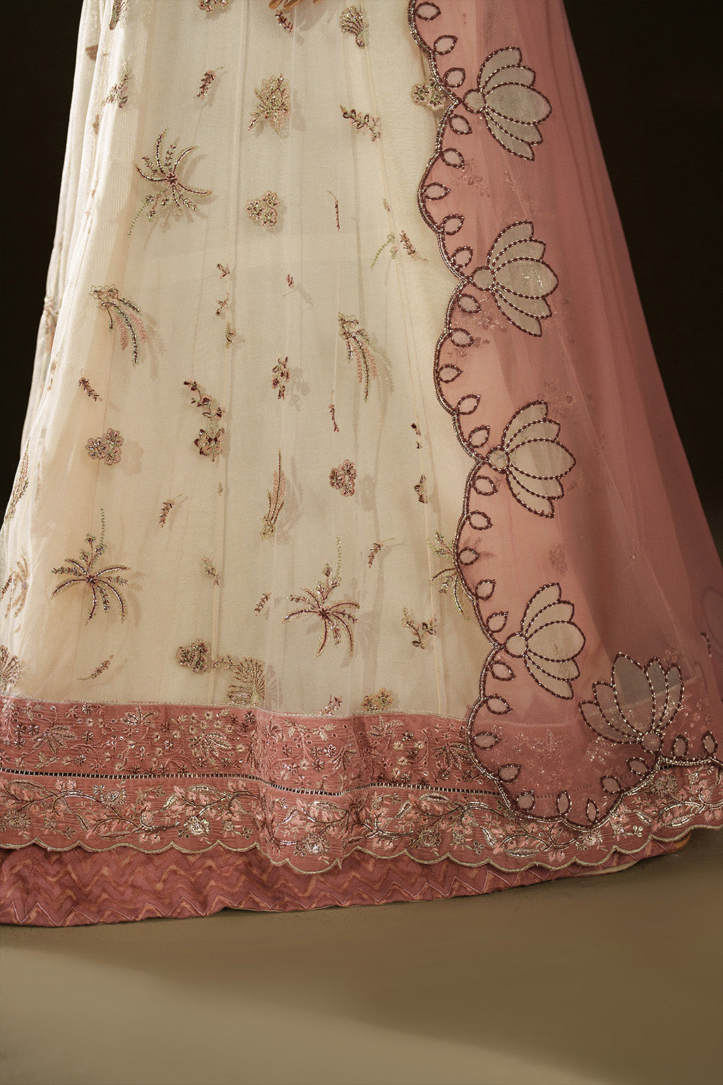 Iznik | Velvet 25 | IV-78 Embroidered Velvet