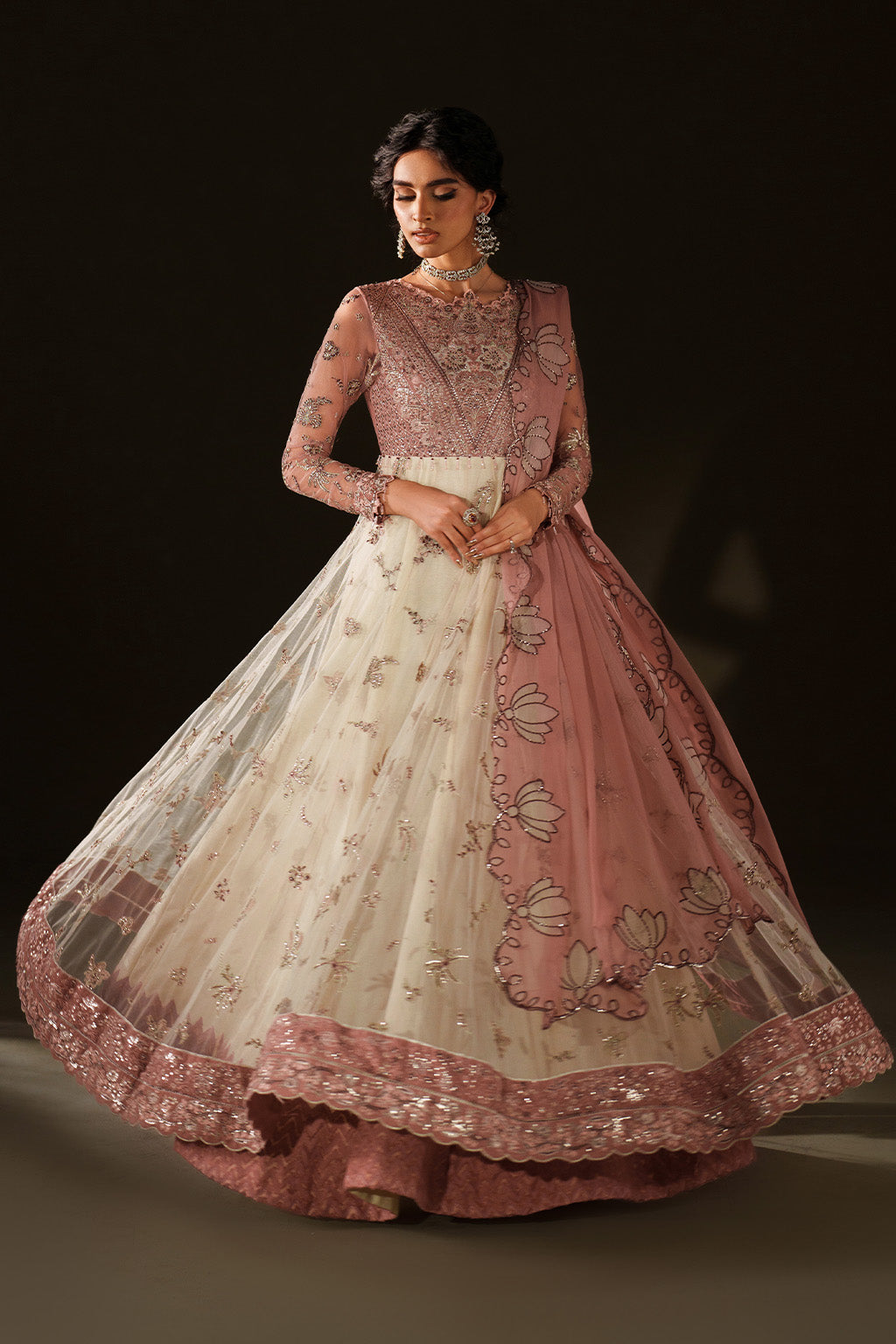 Iznik | Velvet 25 | IV-78 Embroidered Velvet