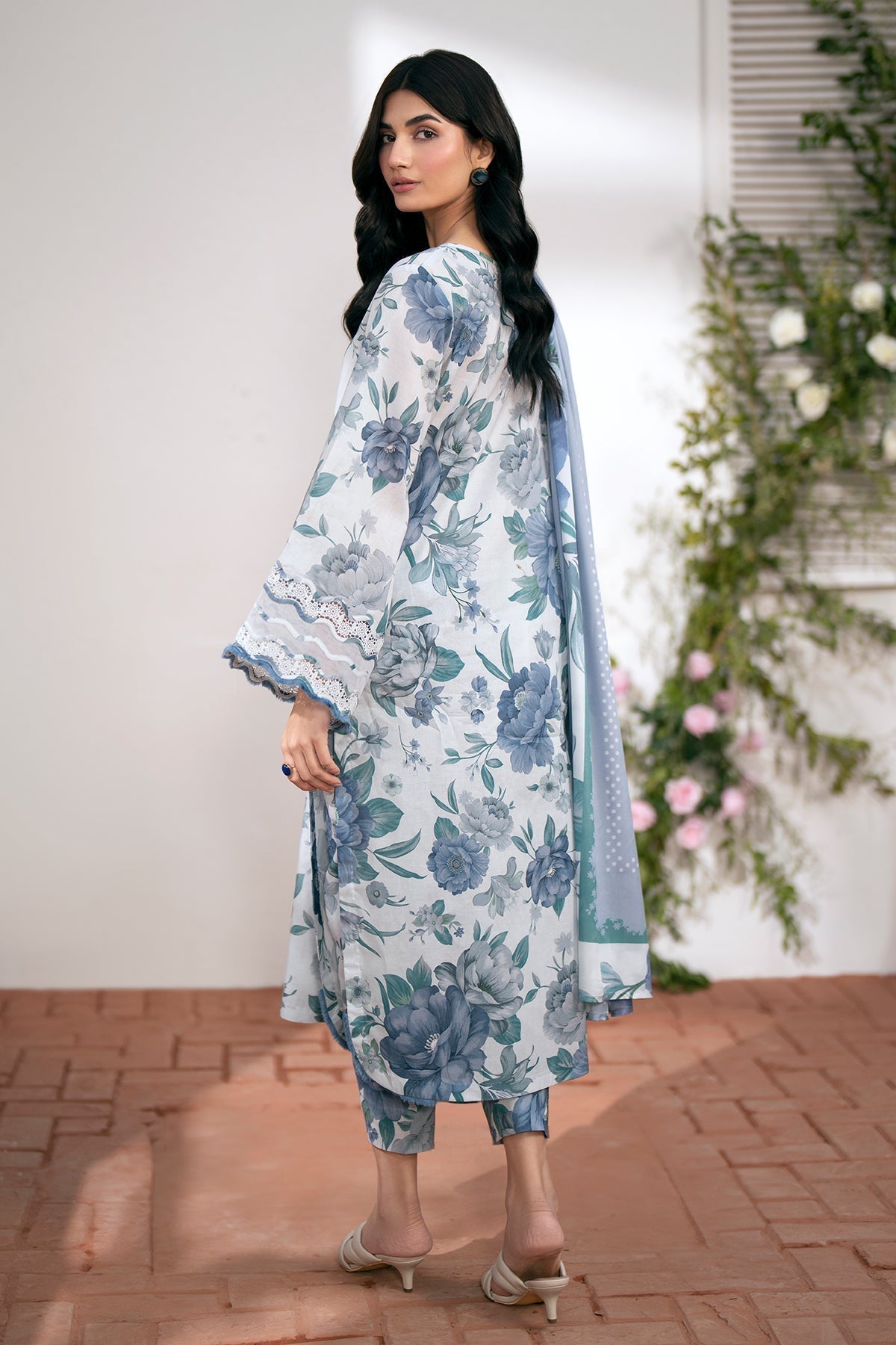Baroque | Embroidered Lawn | SF-541