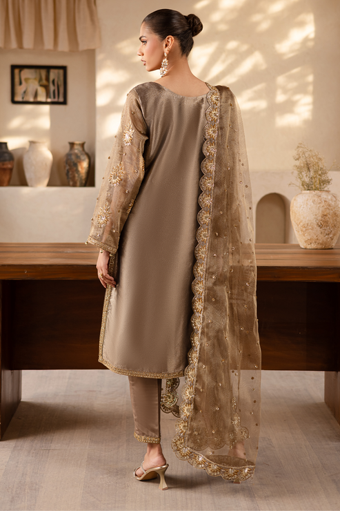Emaan Adeel | Noore Festive Formals | RAVEEN