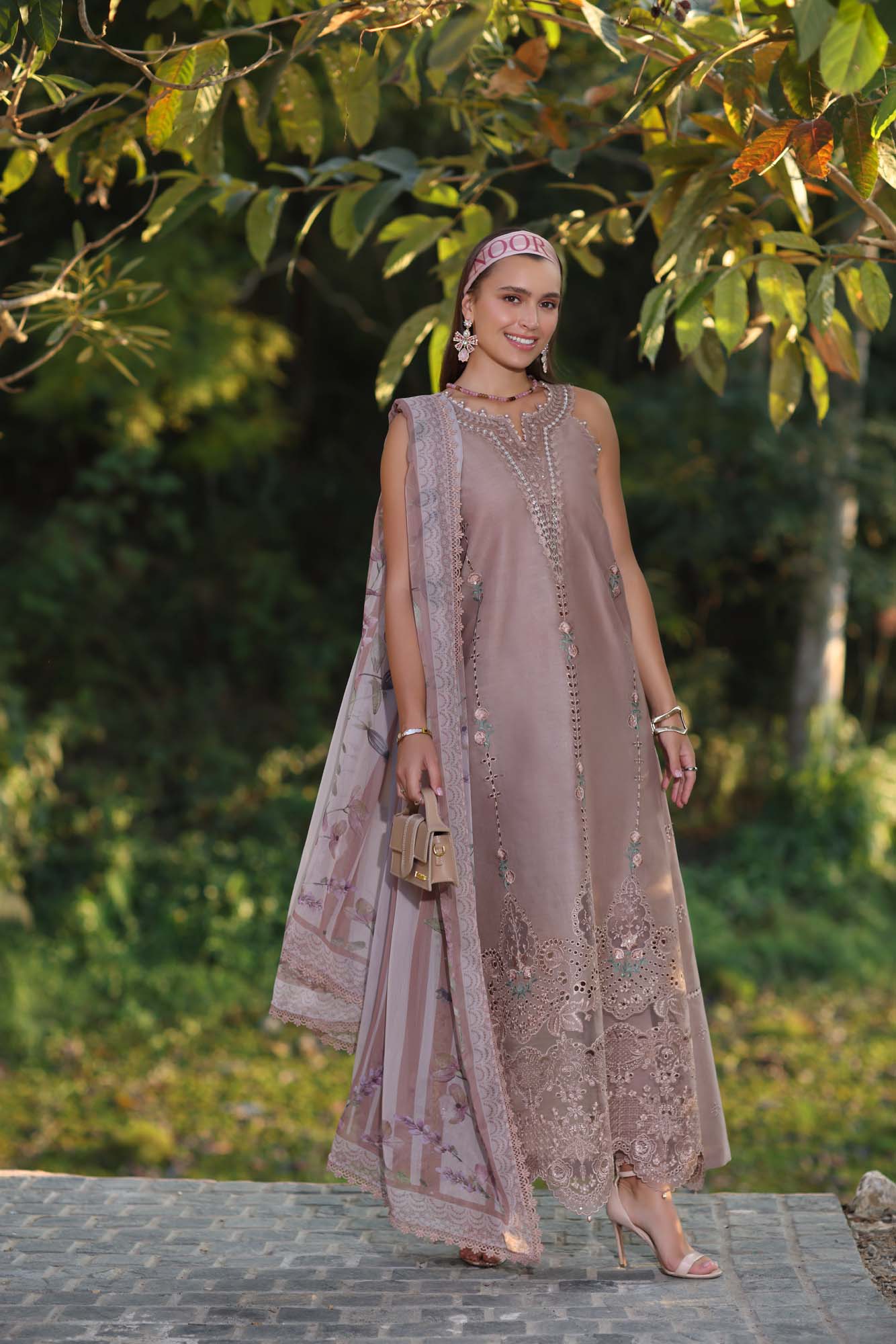 Noor by Saadia Asad | Luxe Chikankari 25 | D6-B - House Of Anaya