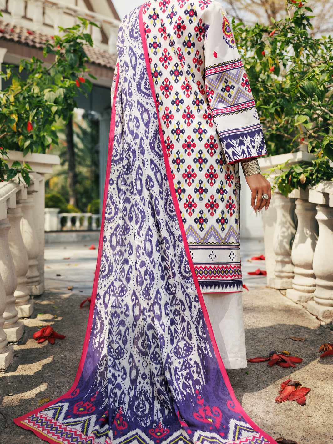 Almirah | Traditional Tale |ALP-3PS-2115