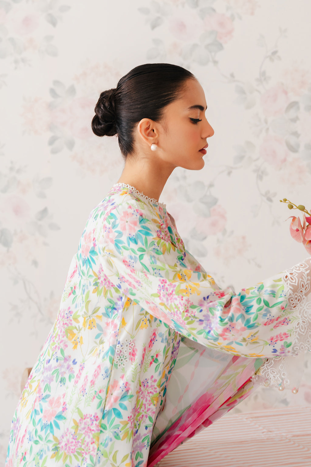 Afrozeh | The Floral Charm | Vanilla - House Of Anaya