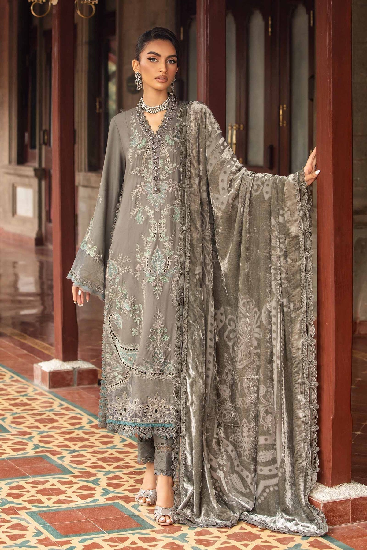 Maria B | Winter Luxe 24 | Velvet DL-1209 - House Of Anaya