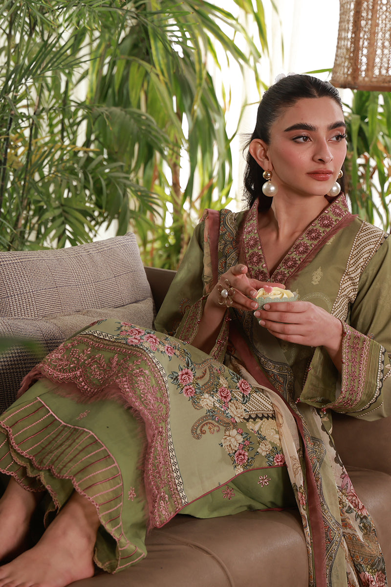 Gulaal | Delia Lawn | Alma