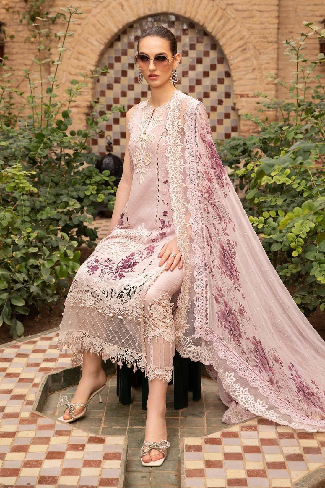 Maria B - D-2414-A - Lawn