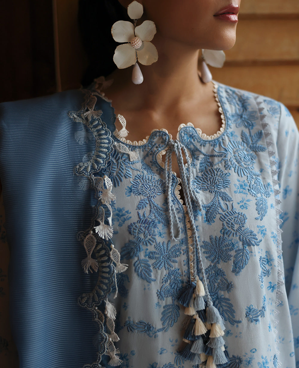 Republic Womenswear | Talia Luxury Lawn 25 | D2-B - Mireya