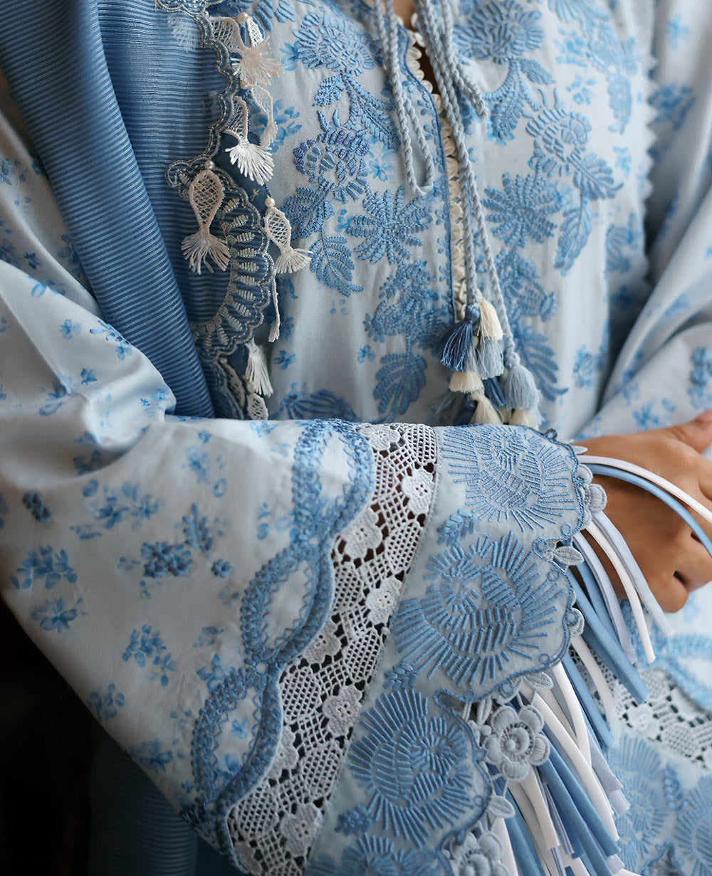 Republic Womenswear | Talia Luxury Lawn 25 | D2-B - Mireya