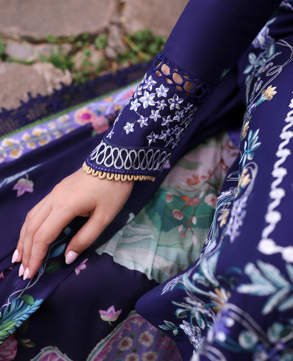 Republic Womenswear | Talia Luxury Lawn 25 | D3-B - Saia