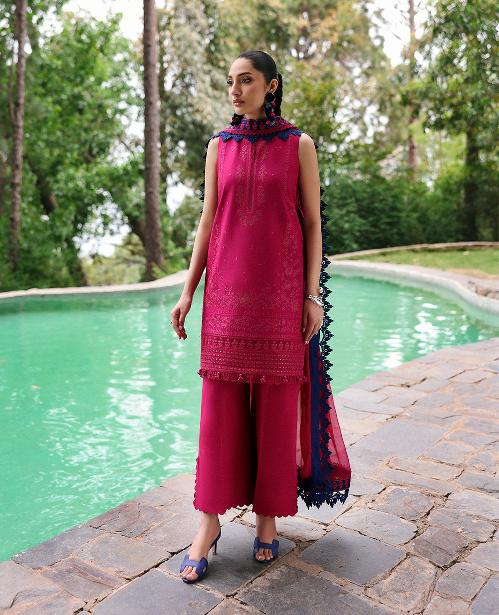 Republic Womenswear | Talia Luxury Lawn 25 | D4-B - Lysa