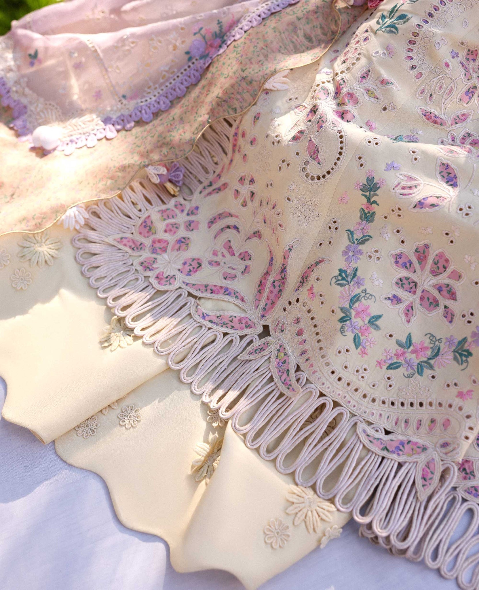 Republic Womenswear | Reine Luxury Lawn 26 | Lumi