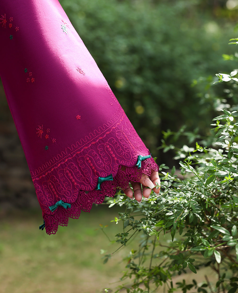 Republic Womenswear | Talia Luxury Lawn 25 | D7-B - Elin