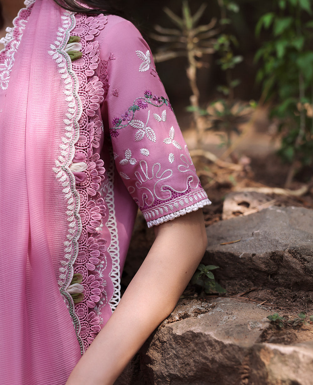 Republic Womenswear | Talia Luxury Lawn 25 | D8-A - Revaa