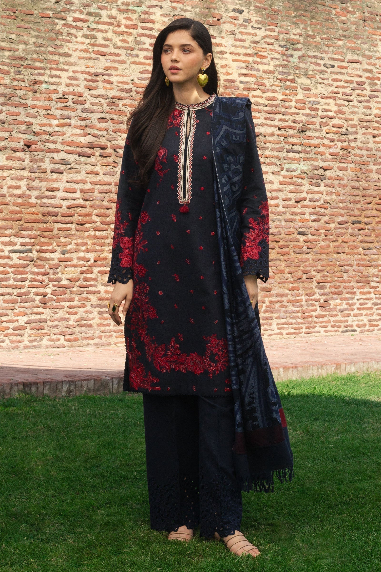 Zara Shahjahan | Winter 24 |  DARYA-D2 - House Of Anaya