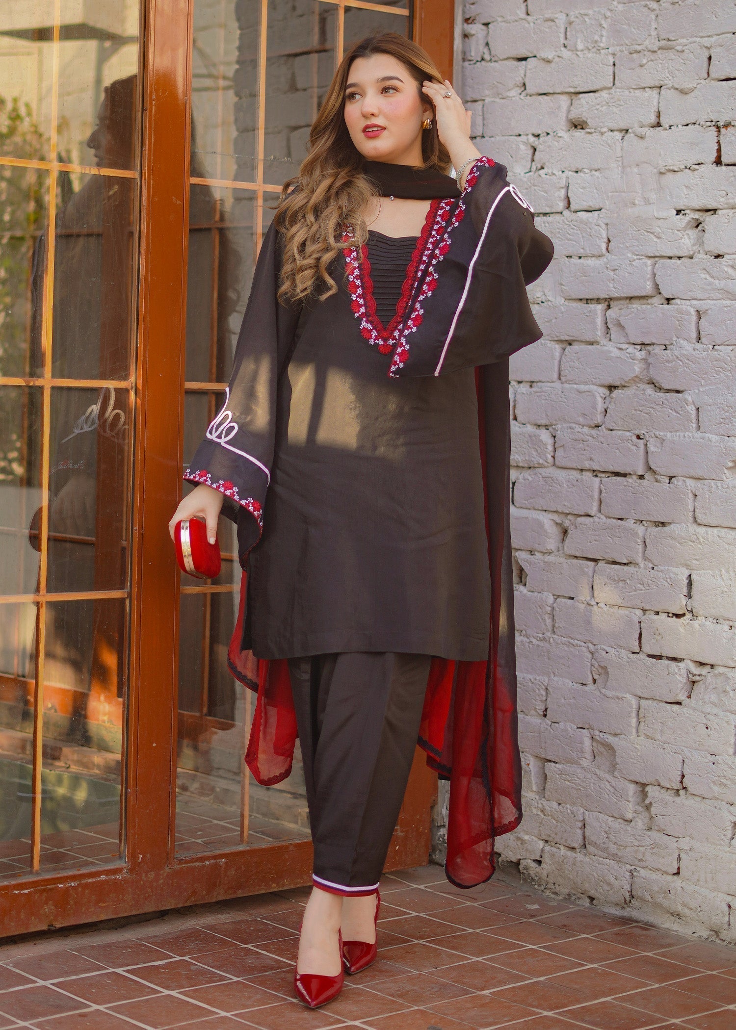 Fozia Khalid | Silk Spire | NOIR - House Of Zarish