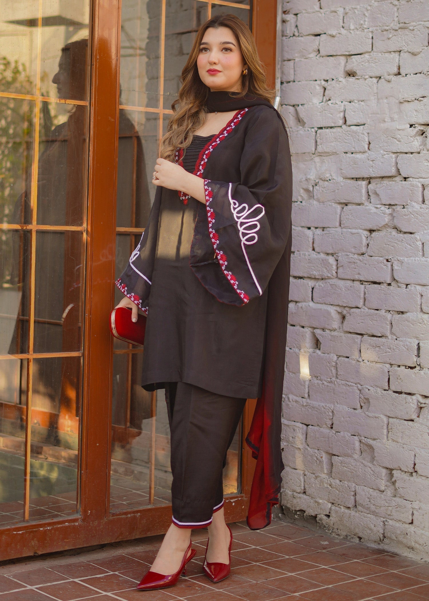 Fozia Khalid | Silk Spire | NOIR - House Of Zarish