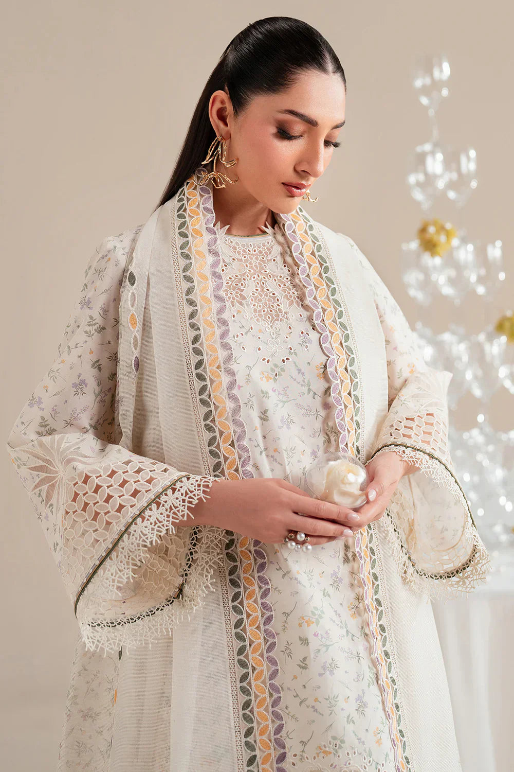 Jazmin | Iris EMBROIDERED LAWN IL'25-D09