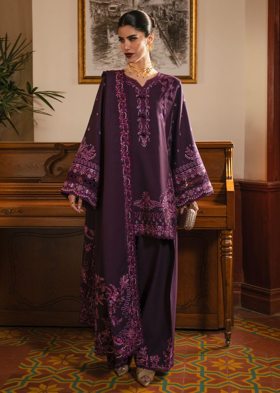 Kanwal Malik | Gulana Winter 25 | Roshanda
