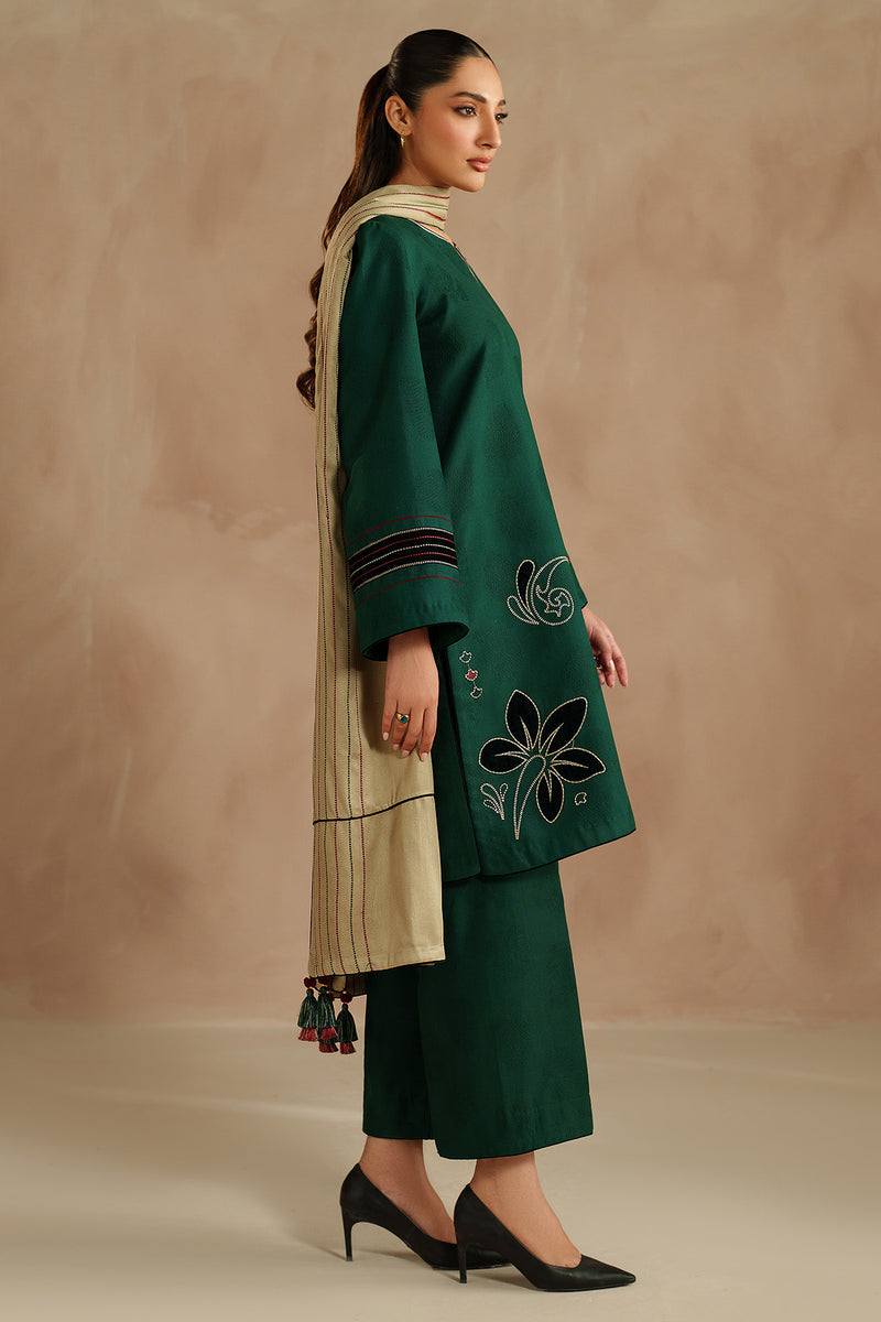 Jazmin | Winter 25 | UW-0168