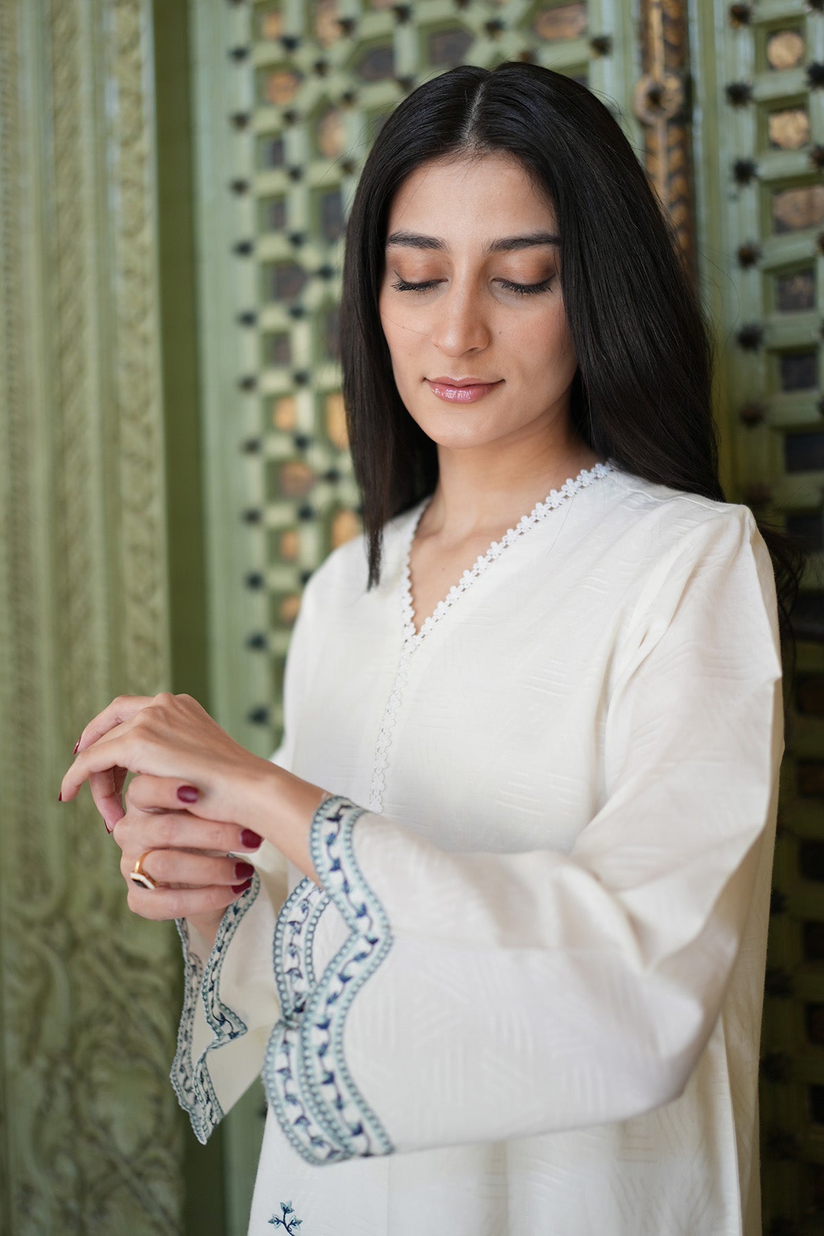 Sahar | Ready to Wear Basics | Dove'S Grace - House of Zarish