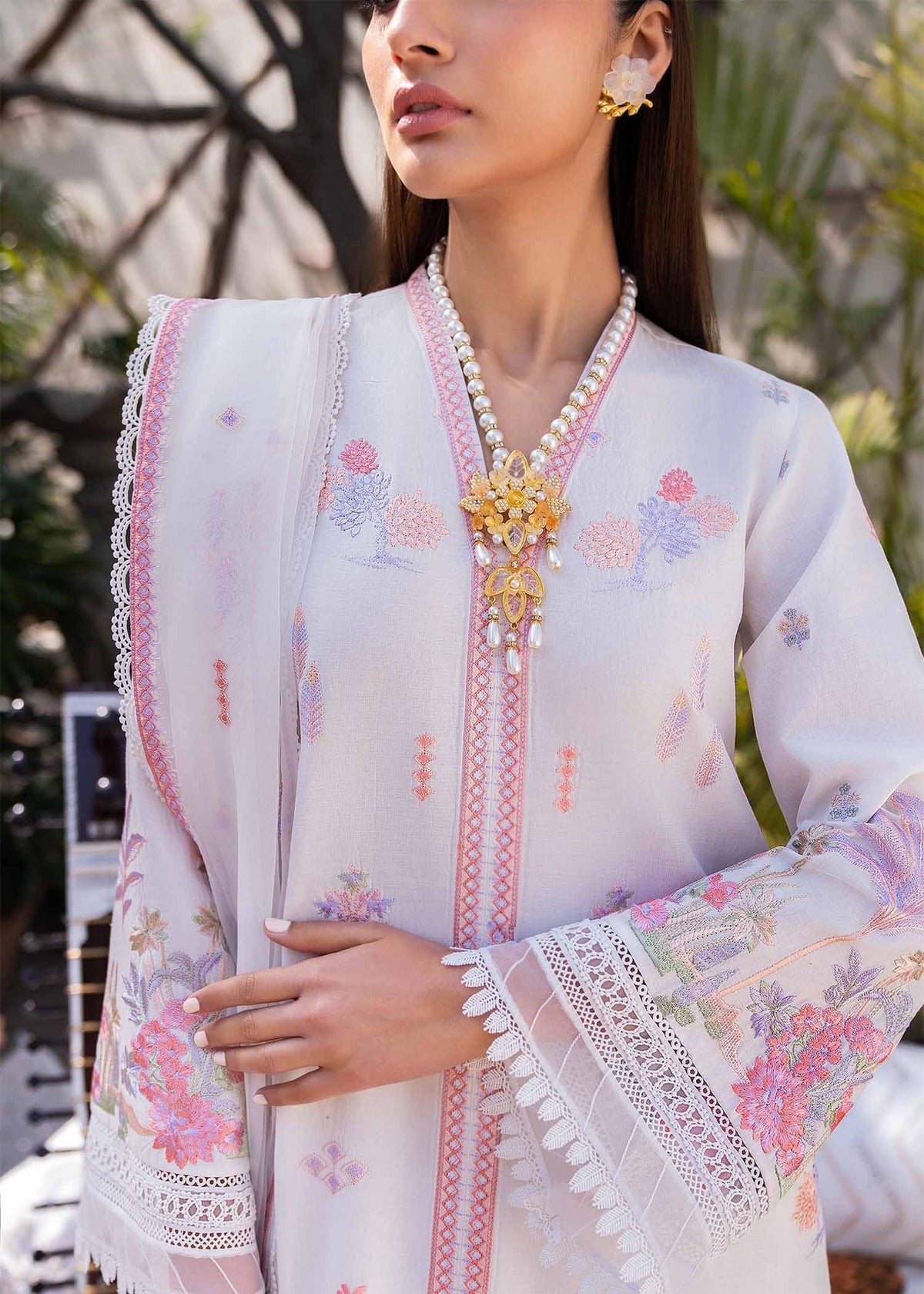 Akbar Aslam | Pret Lawn | VOLUPTE