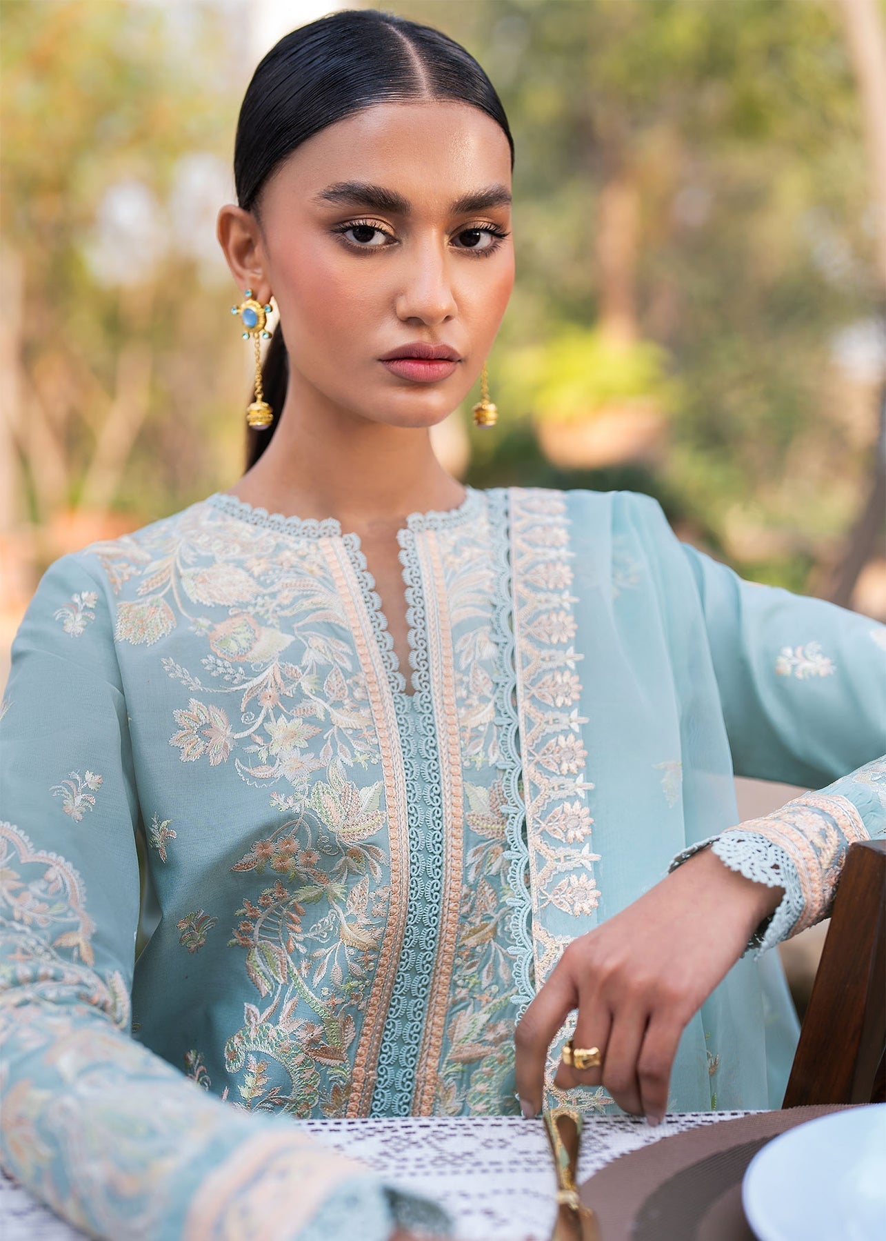 Akbar Aslam | Pret Lawn | LUEUR