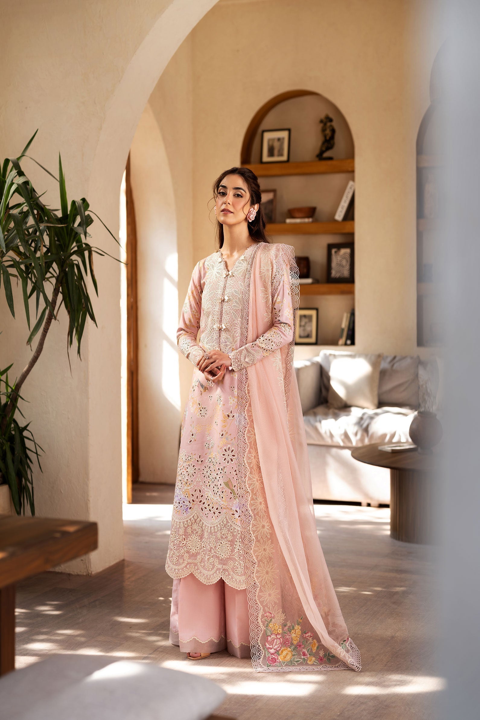 Maryam Hussain | Luxury Lawn 25 | Dimple - House Of Zarish
