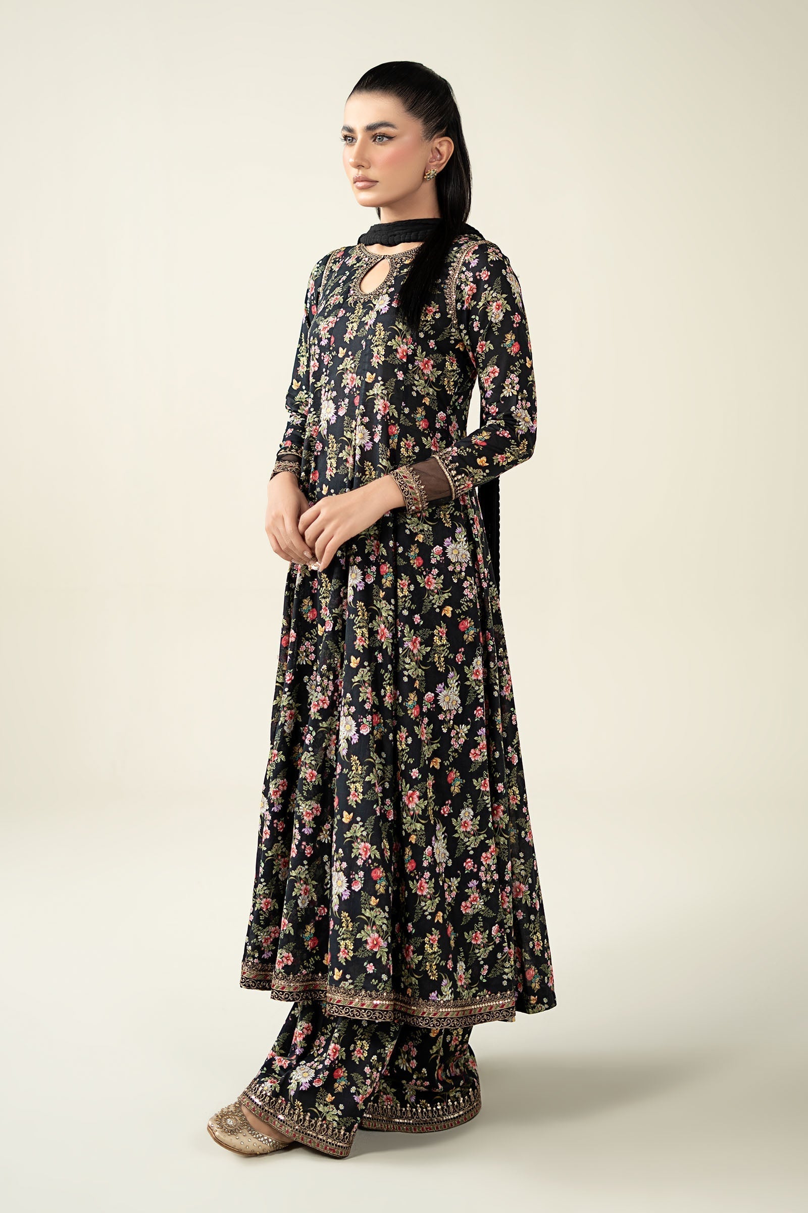 Maria B | Luxury Winter Pret 25 | DW-EA24-81R1-Black