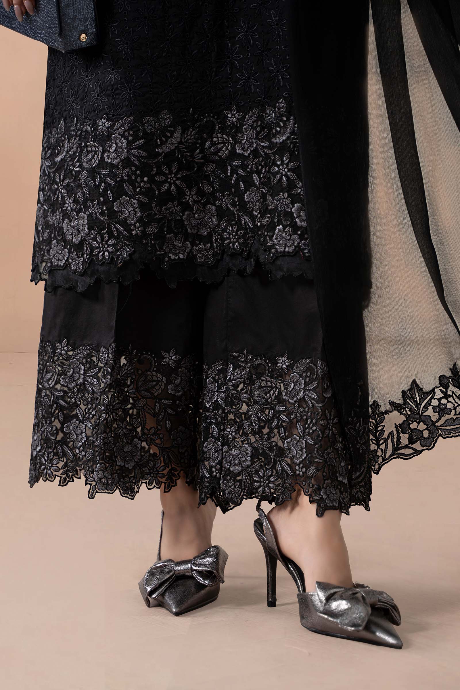 Maria B | Luxury Winter Pret 25 | DW-MN25-11-Black