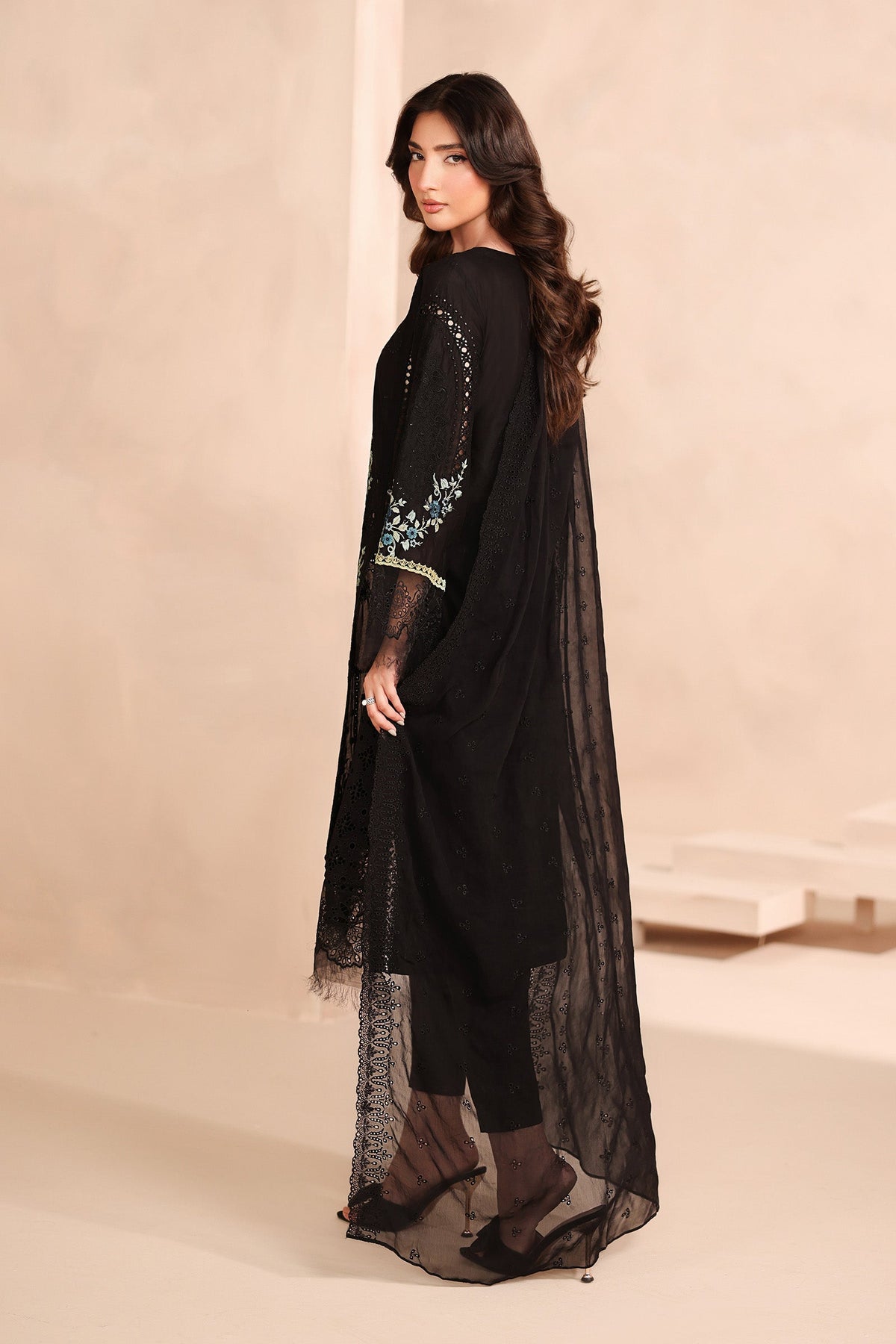 Maria B | Luxury Winter Pret 25 | DW-MN25-08-Black
