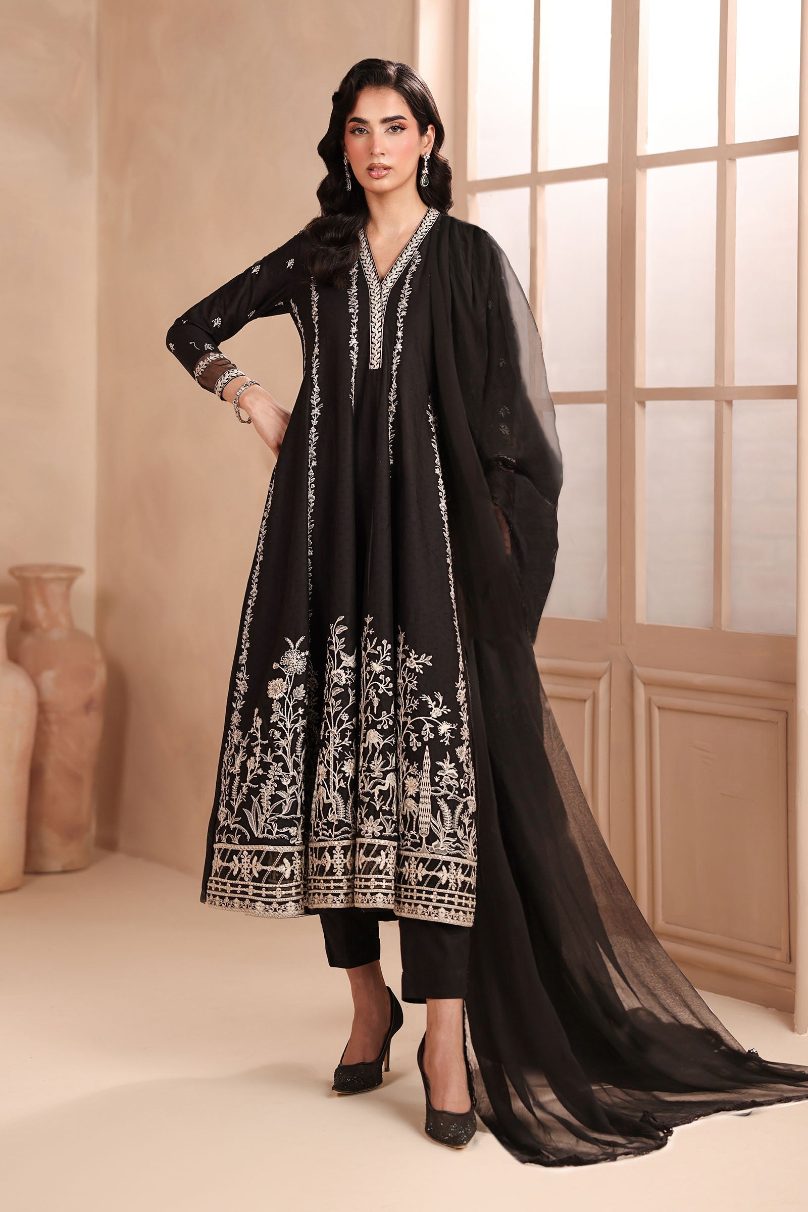 Maria B | Luxury Winter Pret 25 | DW-MN25-09-Black