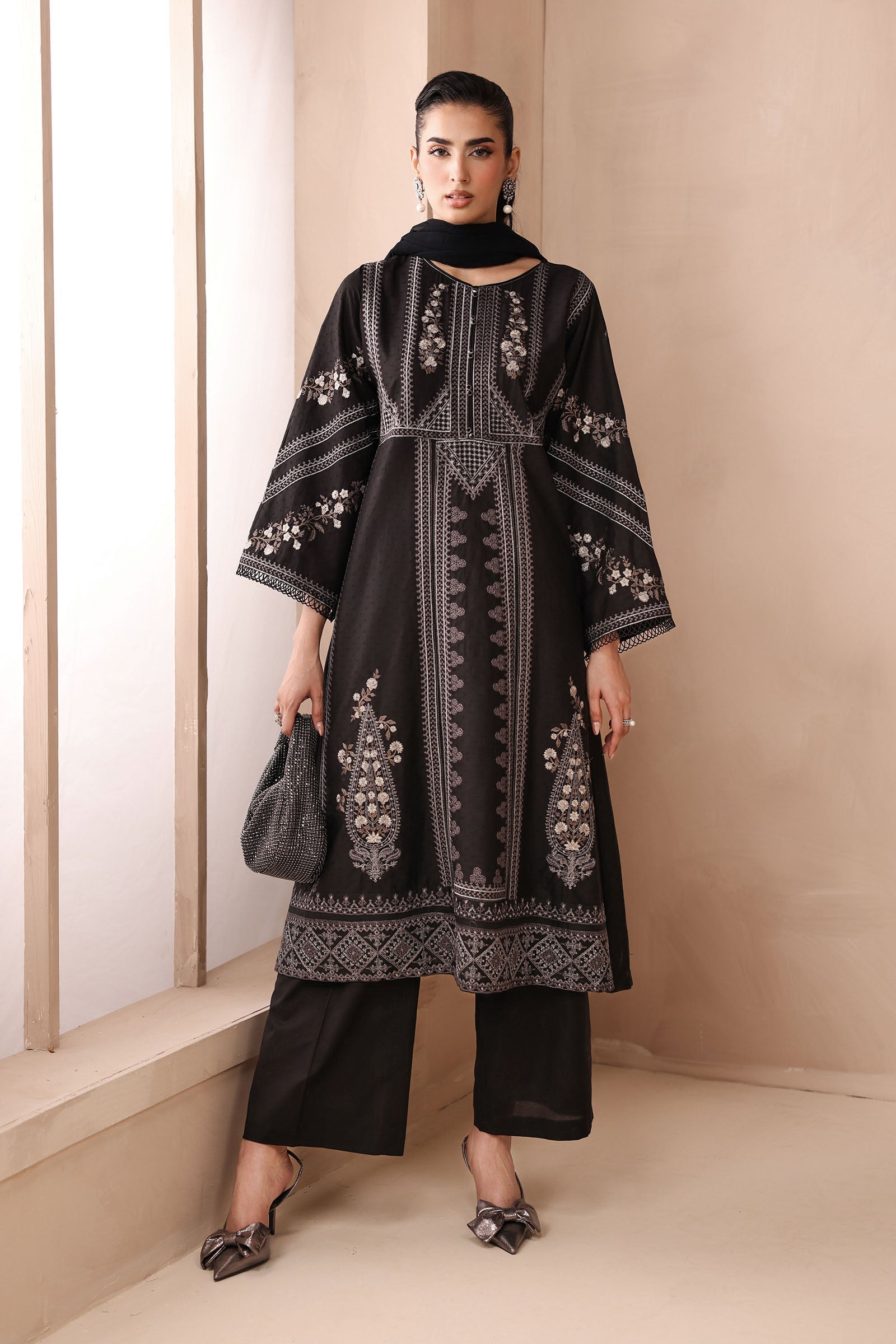 Maria B | Pre Fall Dresses | 3 Piece Embroidered Dobby Suit Black2