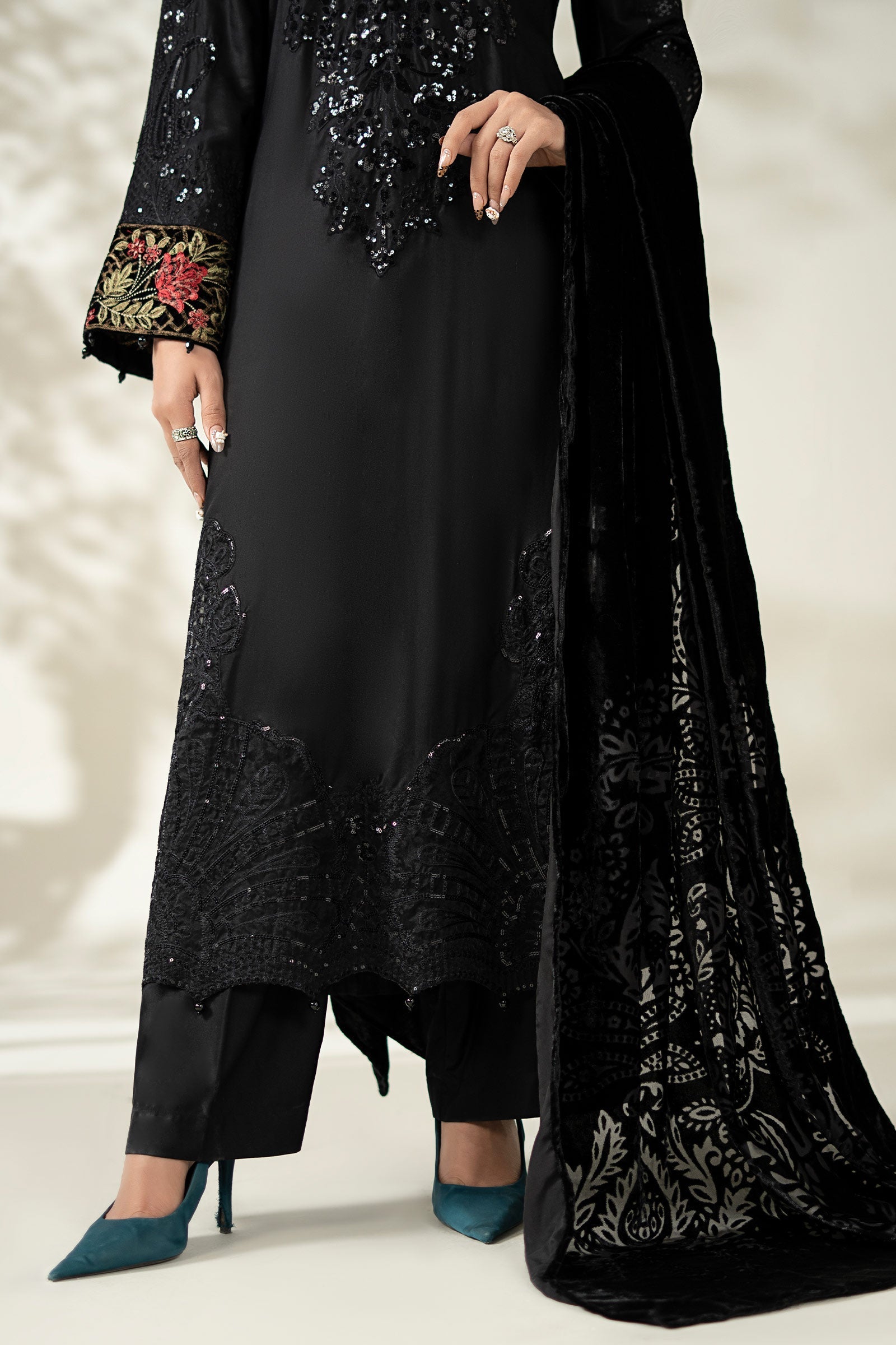 Maria B | Luxury Winter Pret 25 | DW-W25-20-Black