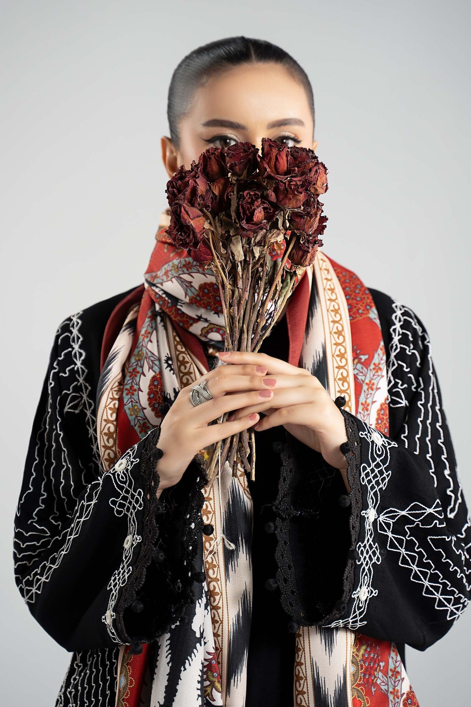 Maria B | Luxury Winter Pret 25 | DW-W25-51-Black